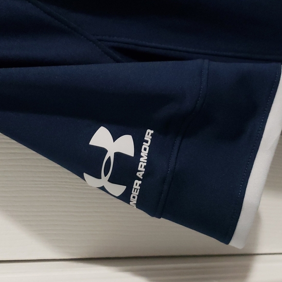 Under Armour shirt - Picture 3 of 4